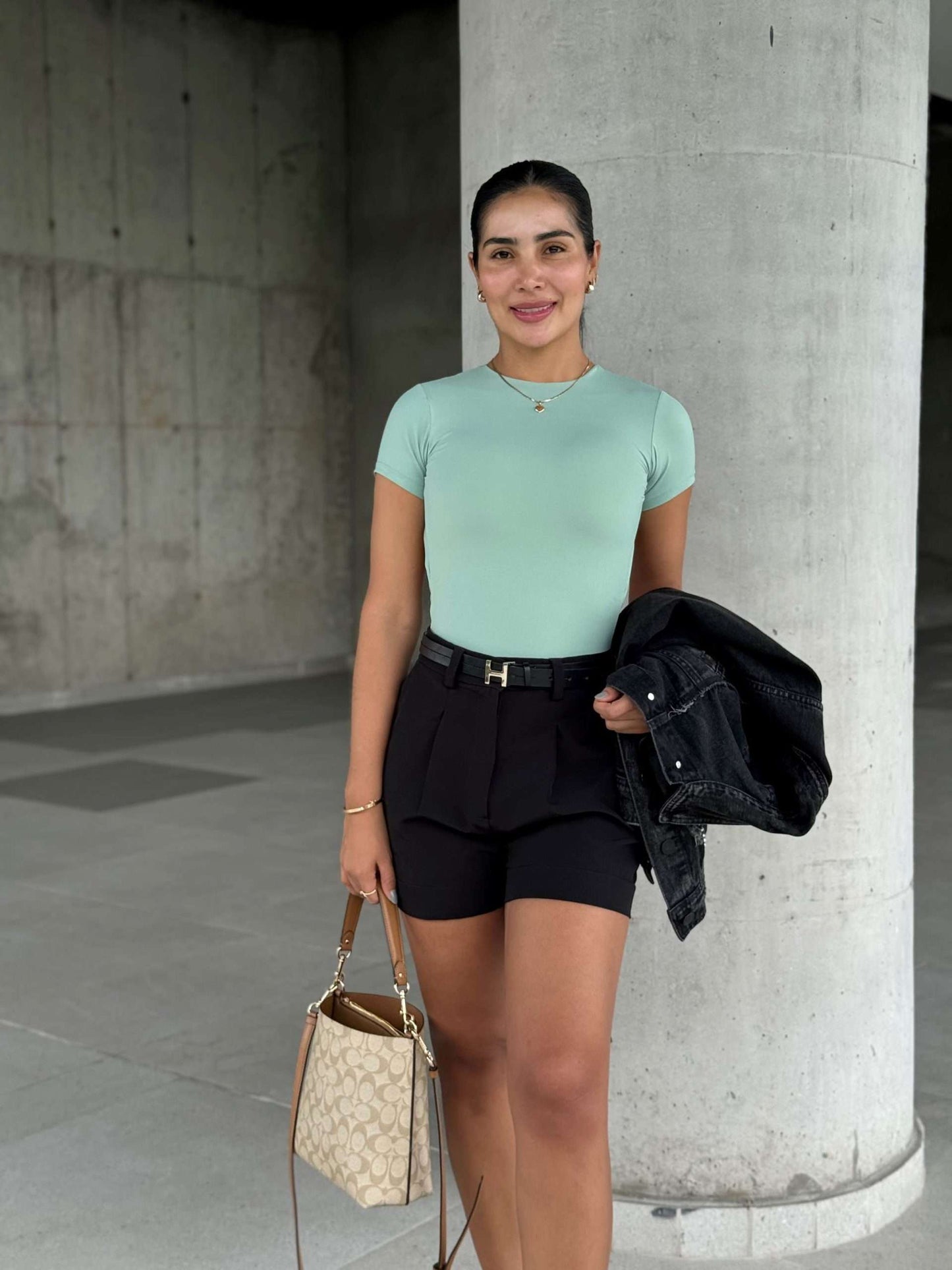 Camiseta Escote Trasero Verde Menta