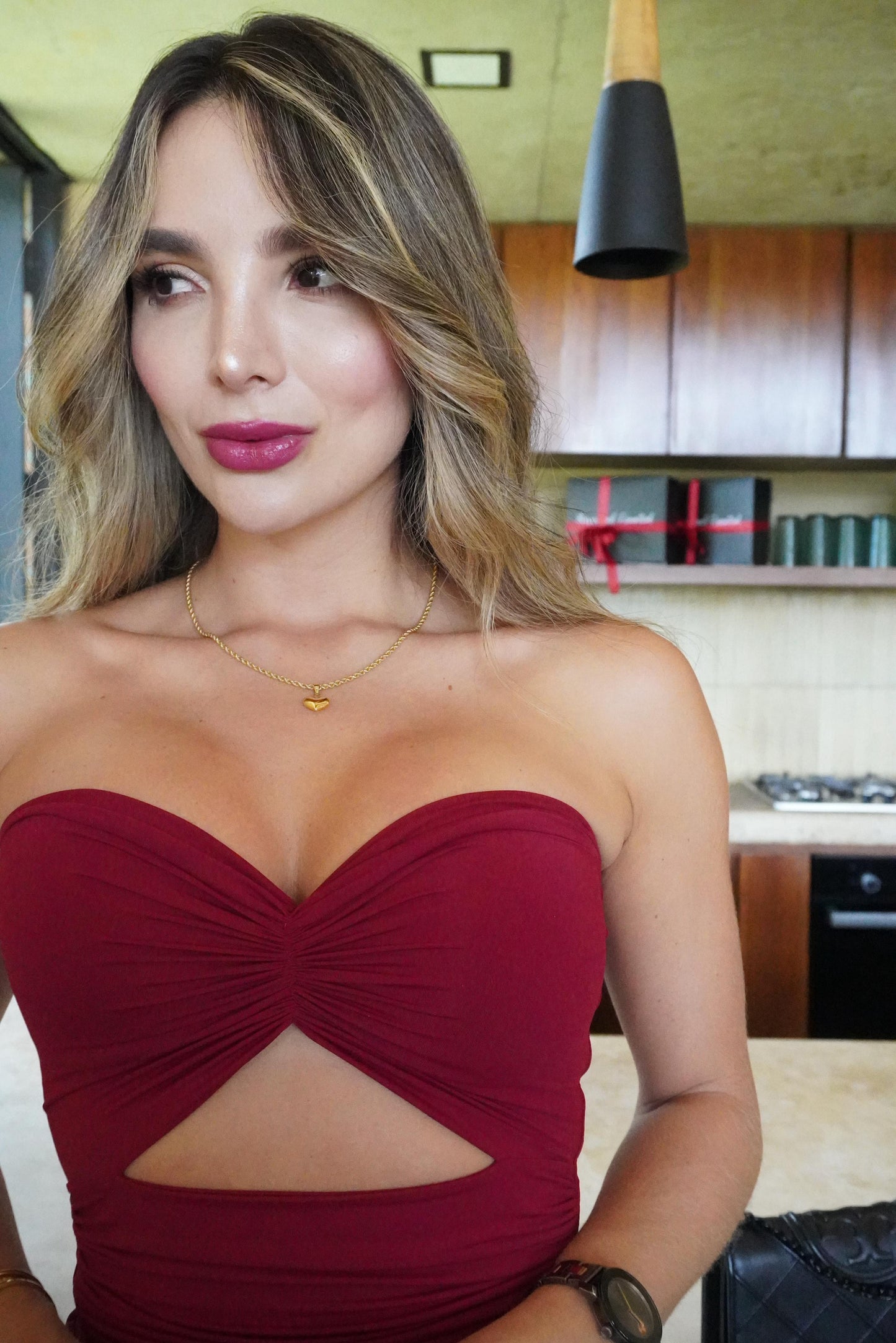 Body strapless escote Borgoña