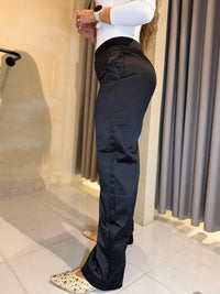 Pantalón asimétrico satín negro