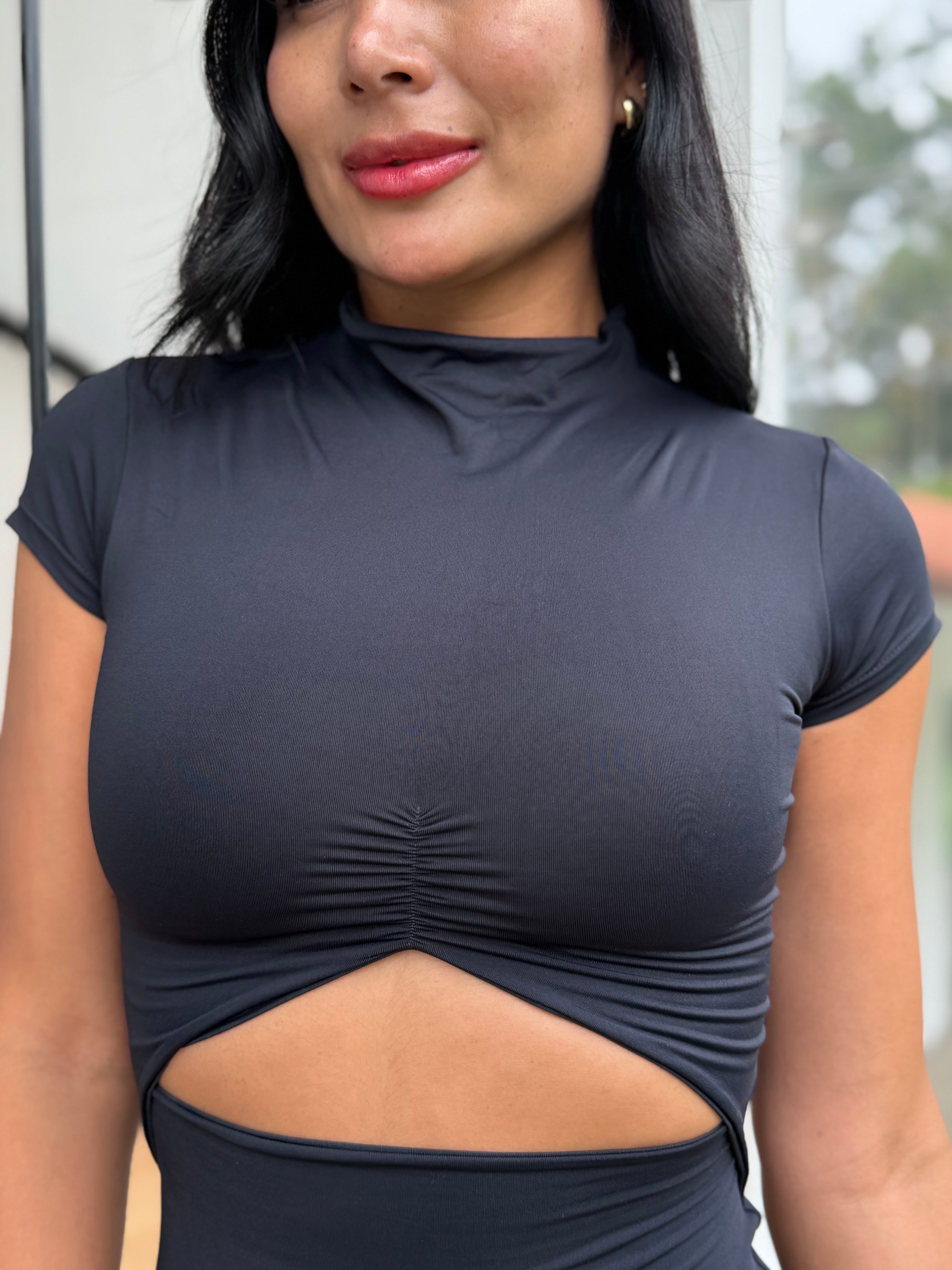 Body cuello incluido escote negro