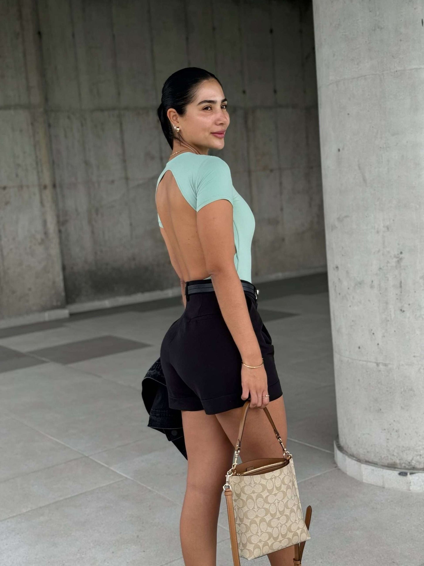 Camiseta Escote Trasero Verde Menta