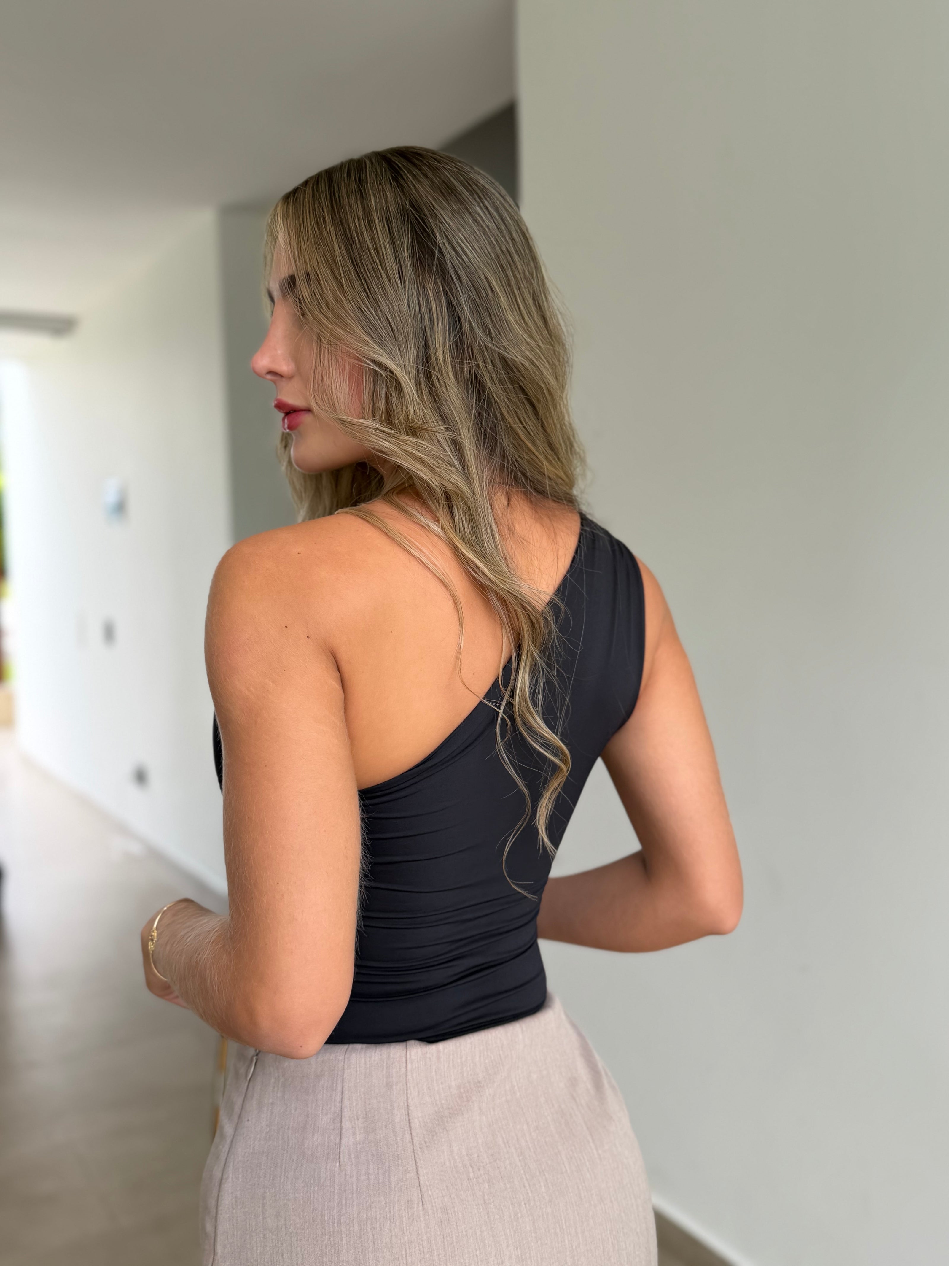 Body un solo hombro gota negro