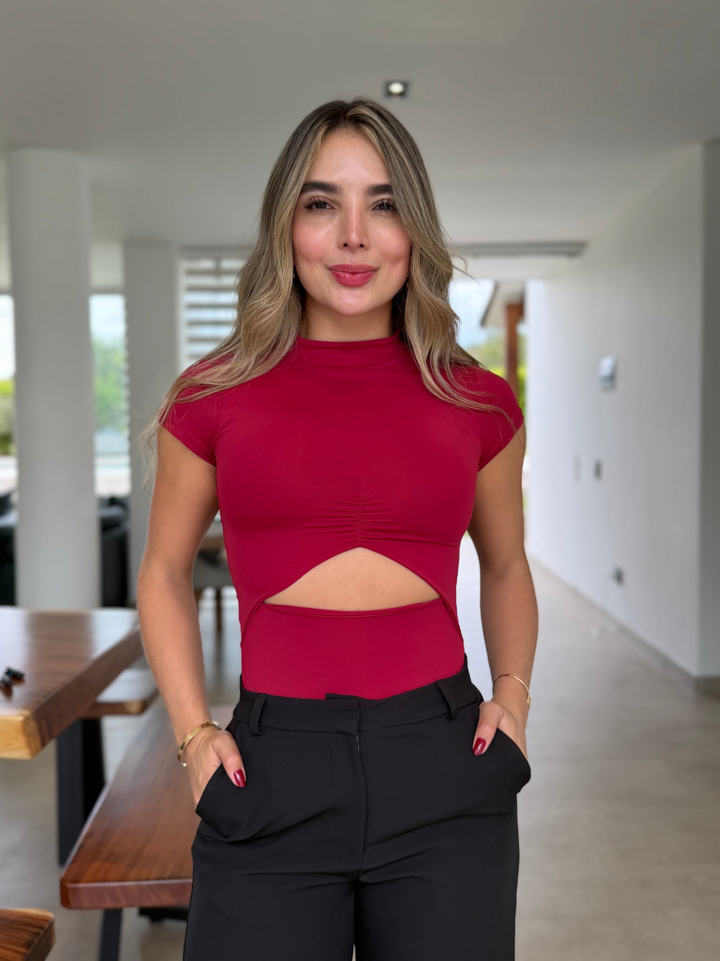 Body cuello incluido escote vino