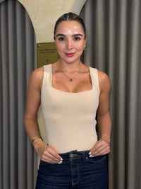 Body Cuadro Tiras Escote Nude
