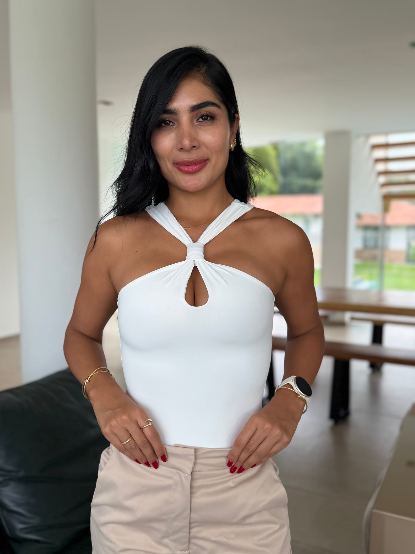 Body pasador al cuello blanco