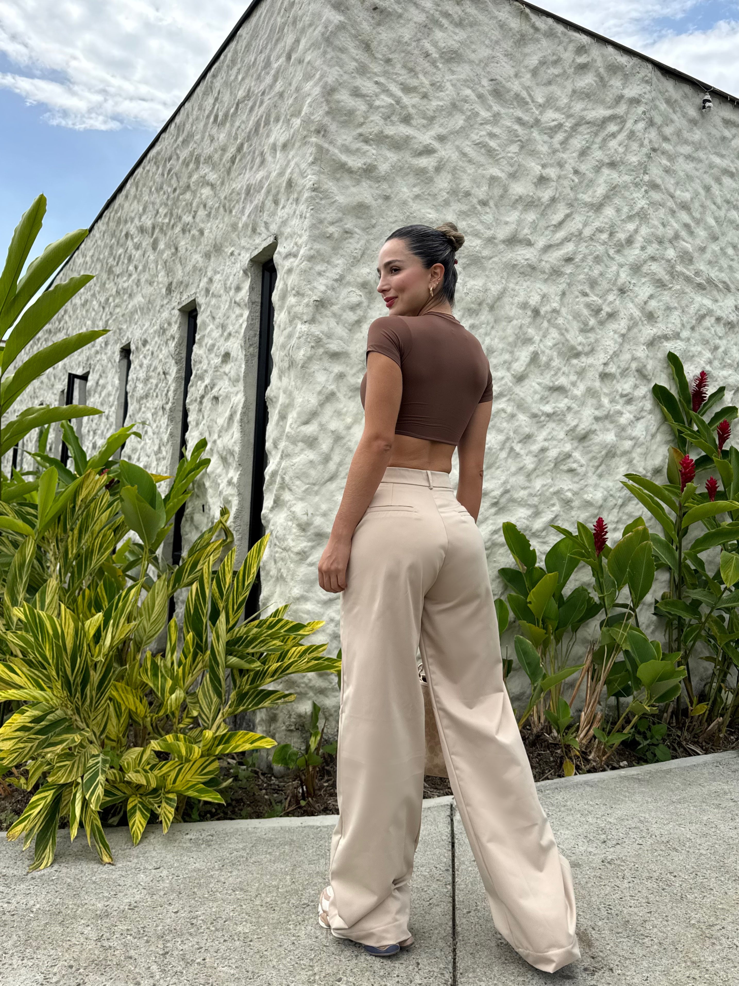 Pantalón clásico satín nude
