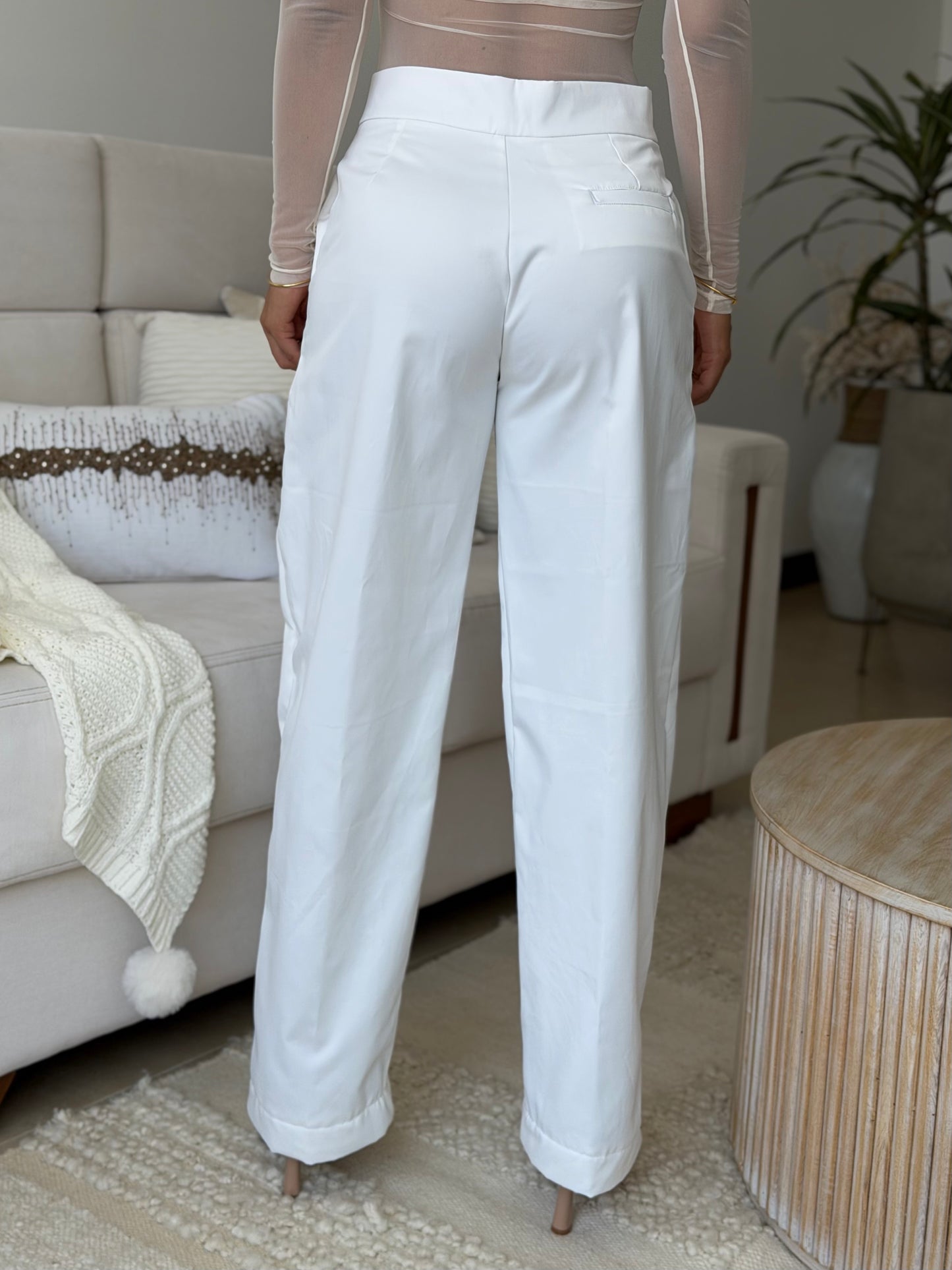 Pantalón asimétrico satín blanco