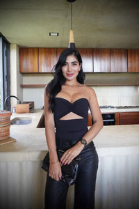 Body strapless escote negro