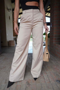 Pantalón clásico satín nude