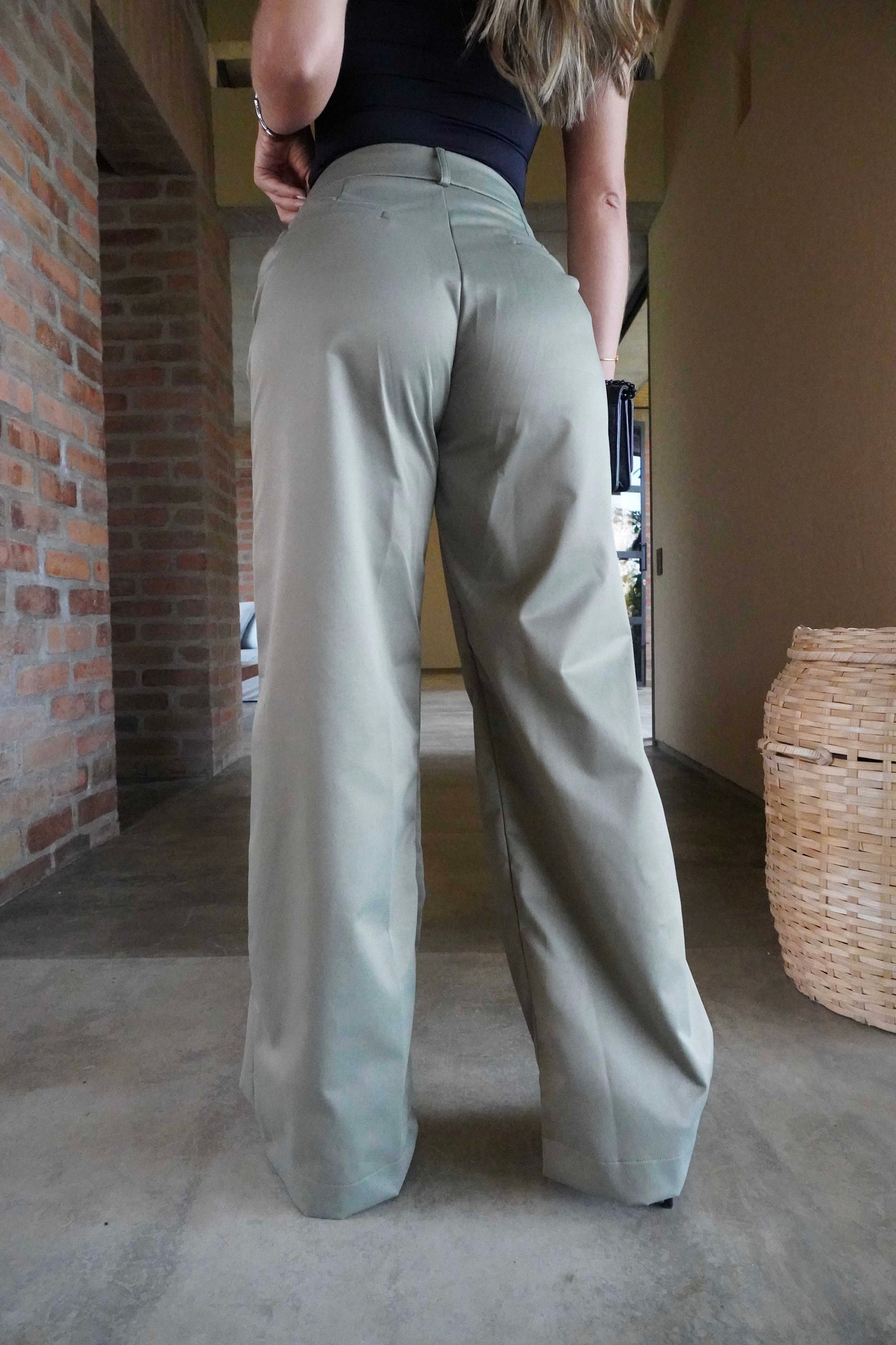 Pantalón clásico satín verde S