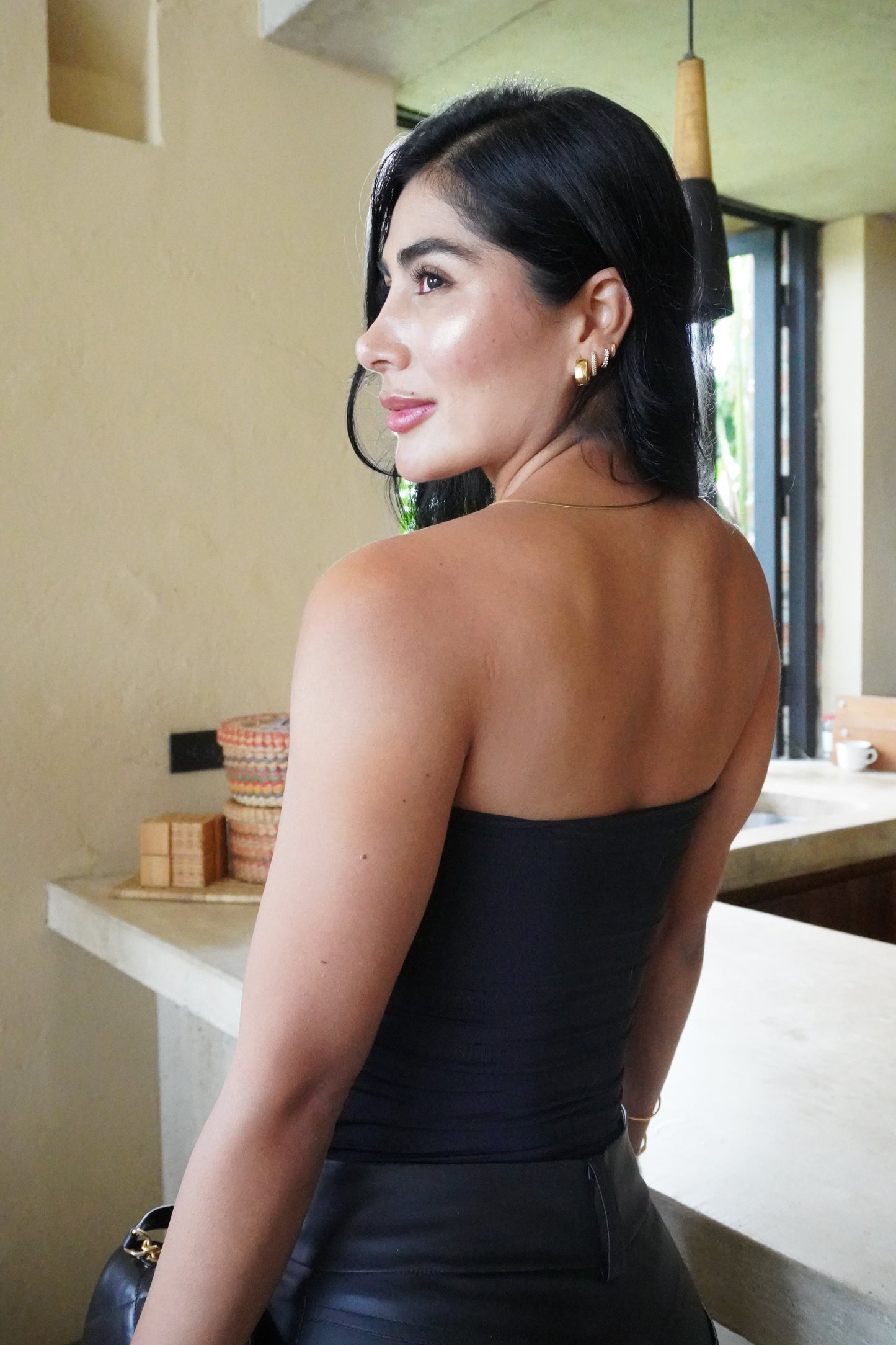 Body strapless escote negro