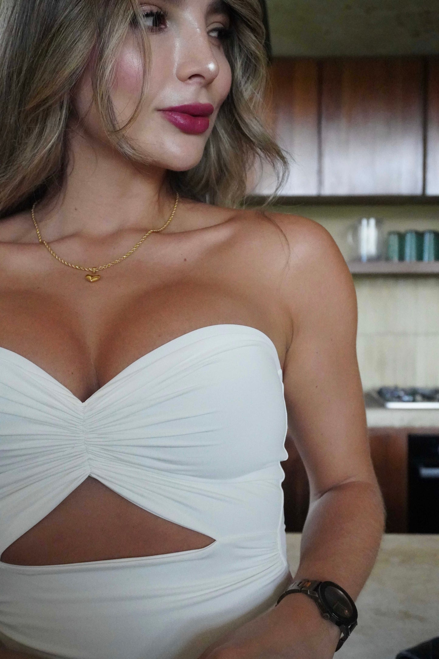 Body strapless escote blanco