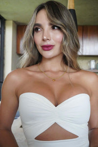 Body strapless escote blanco