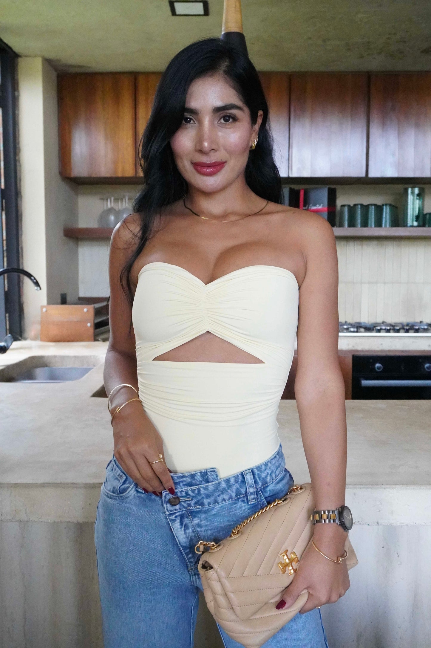 Body strapless escote mantequilla