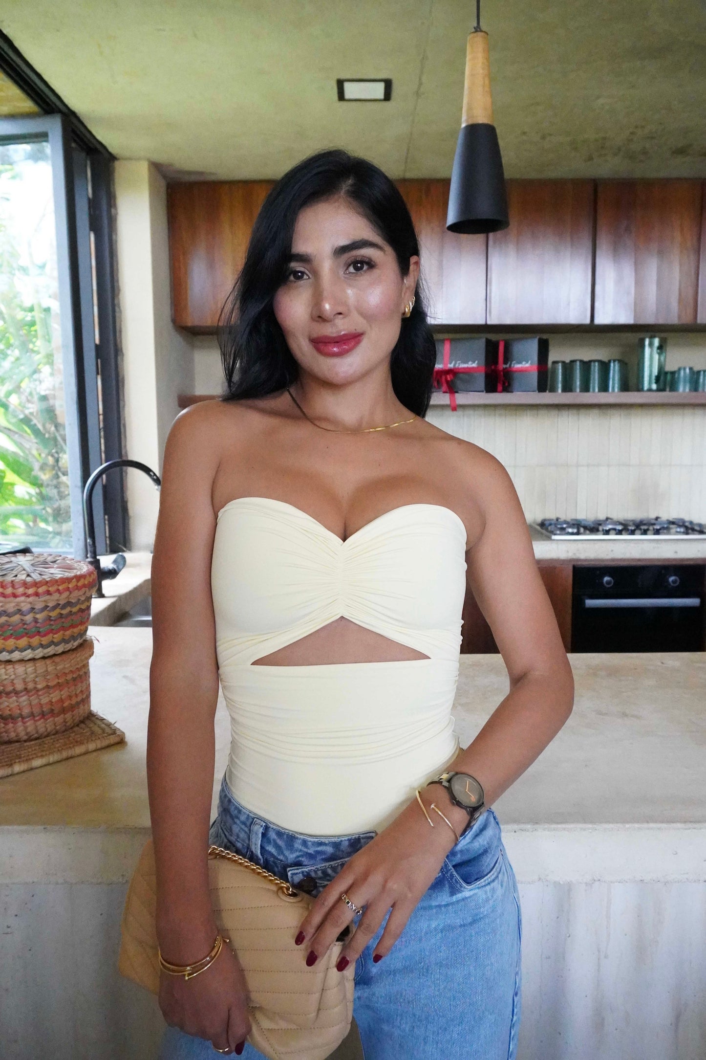 Body strapless escote mantequilla