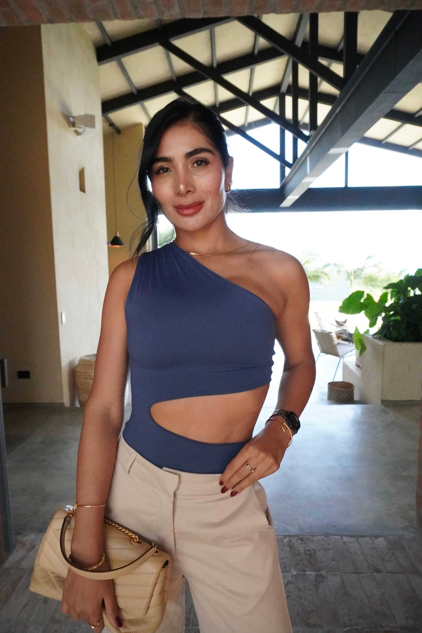 Body hombro recogido escote azul noche