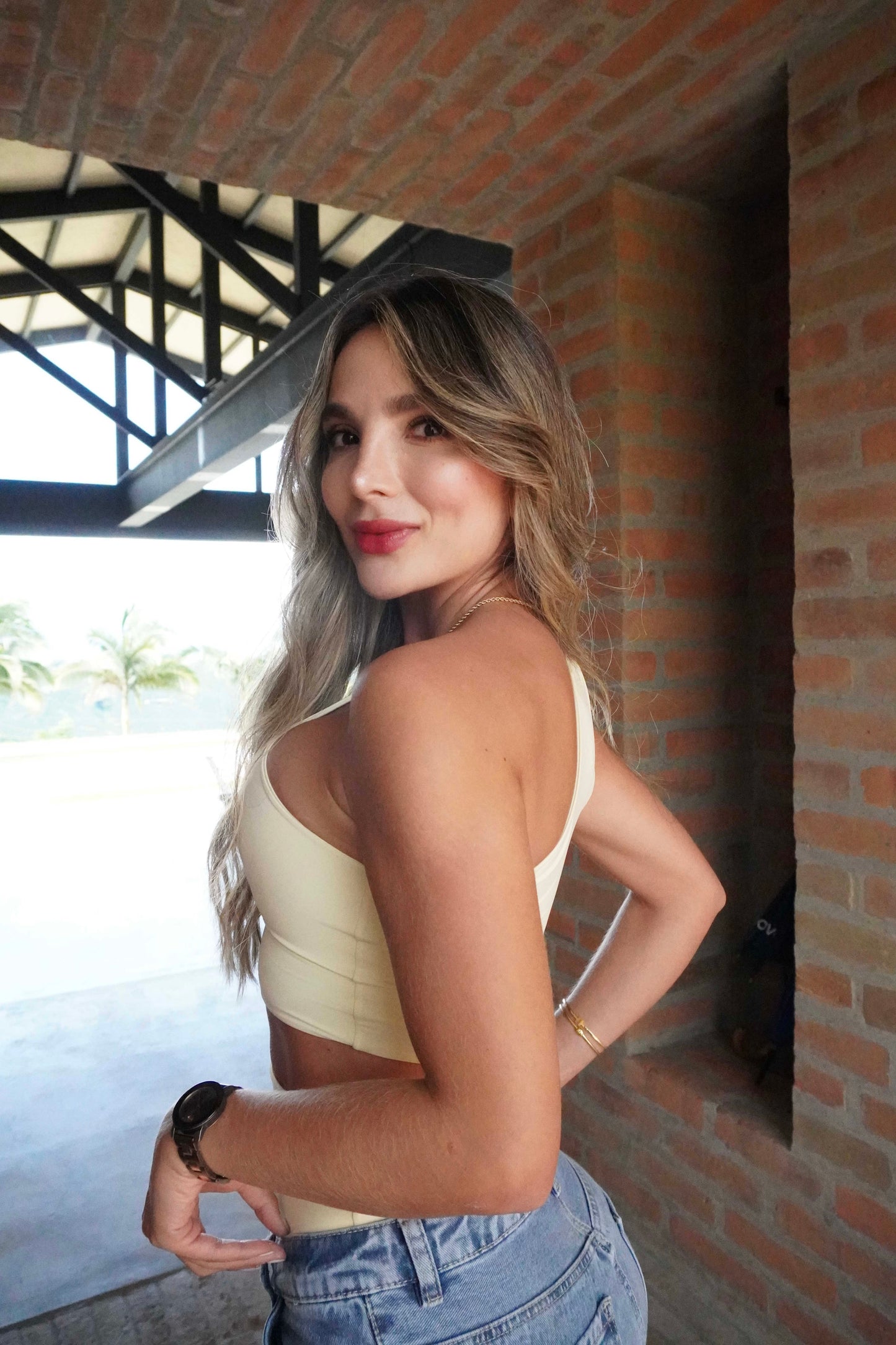 Body hombro recogido escote amarillo