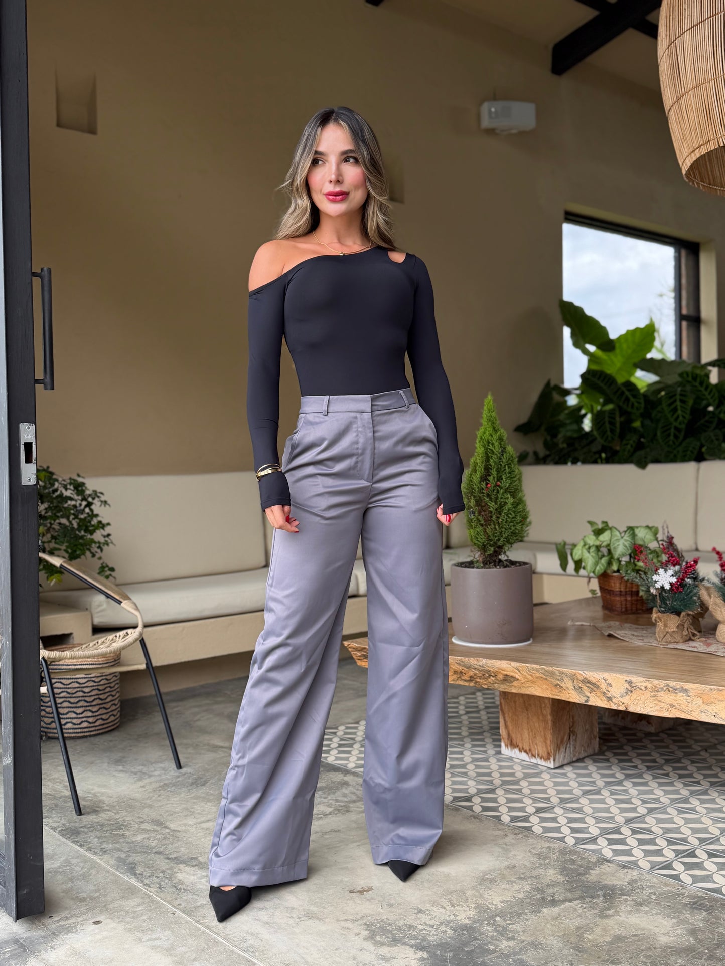 Pantalón clásico satín gris