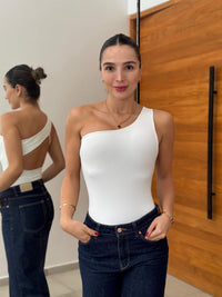 Una Manga Escote Blanco