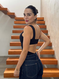 Cuadro Tiras Escote Negro