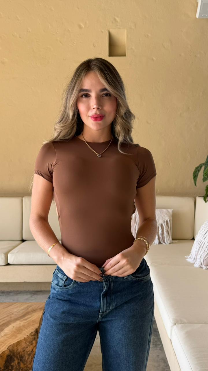 Body camiseta escote trasero