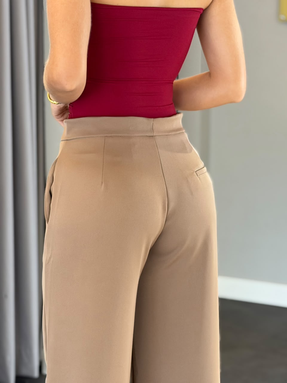 Pantalon tiro medio Camel