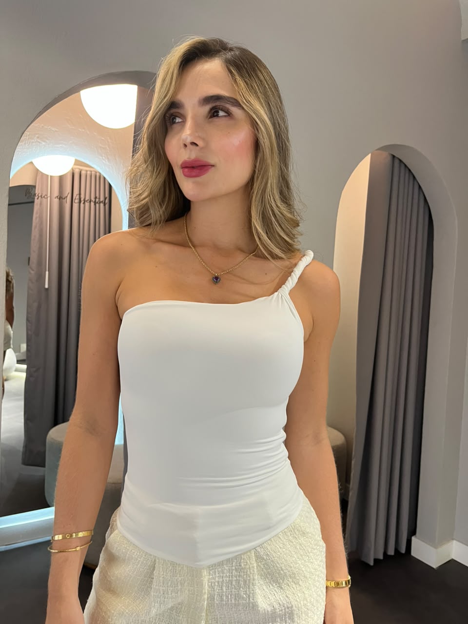 Blusa hombro entorchado