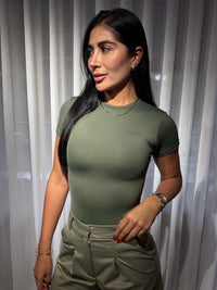 Body camiseta verde militar